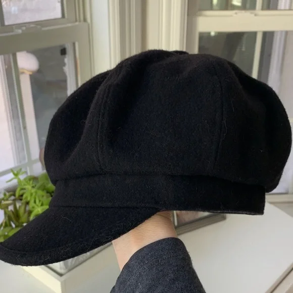 Black Newsboy Cap - Picture 3 of 11